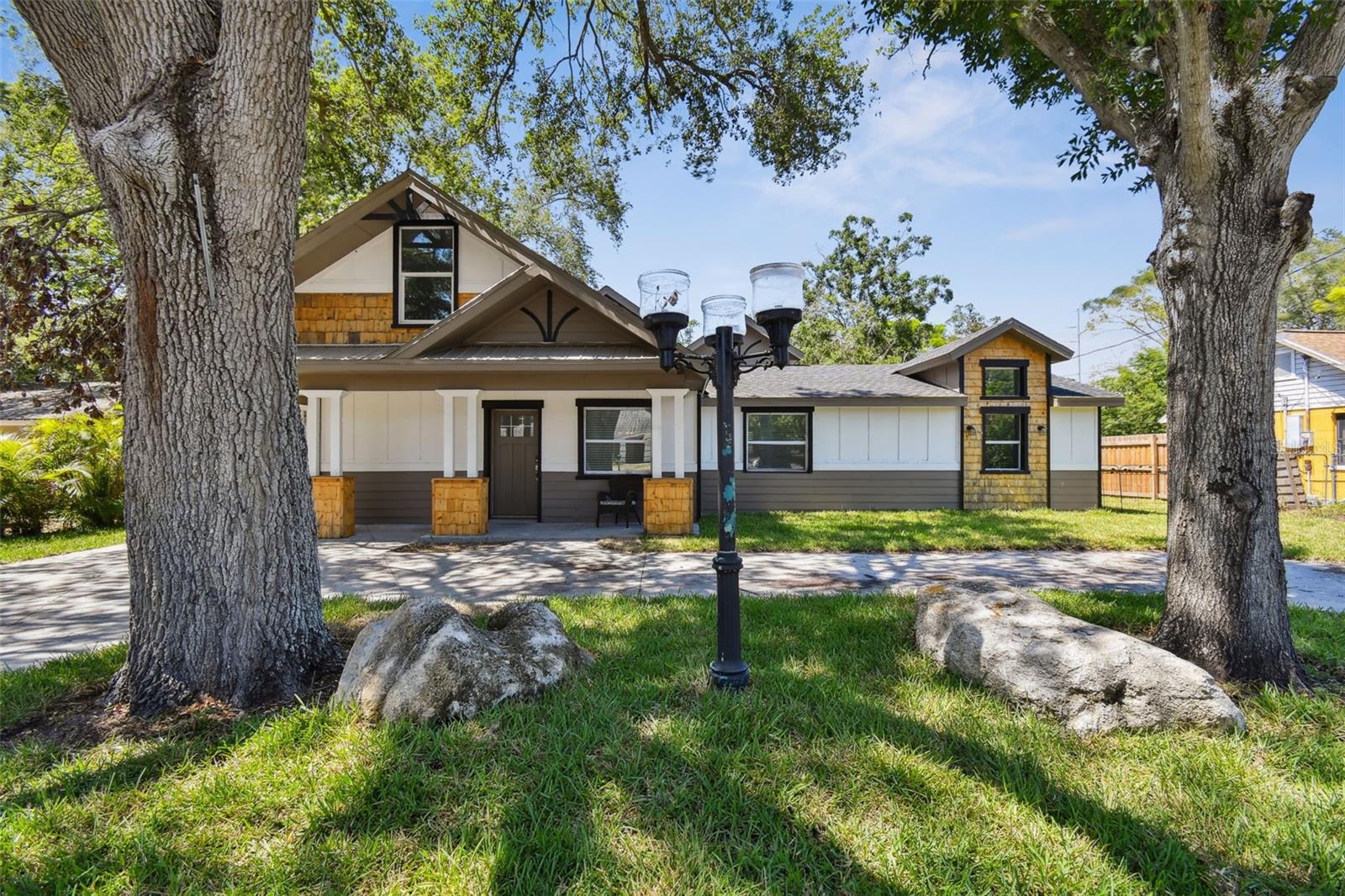 Image 9 of 96 For 816 9th Avenue Sw