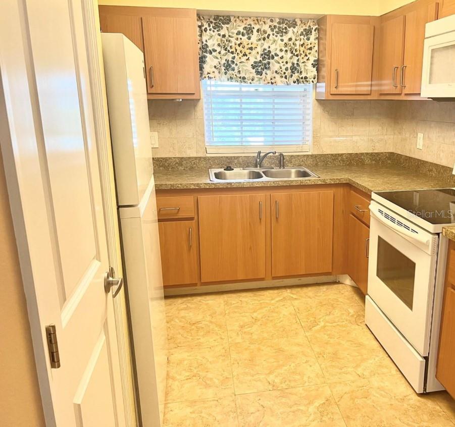 Image 8 of 26 For 240 Bayshore Boulevard 102
