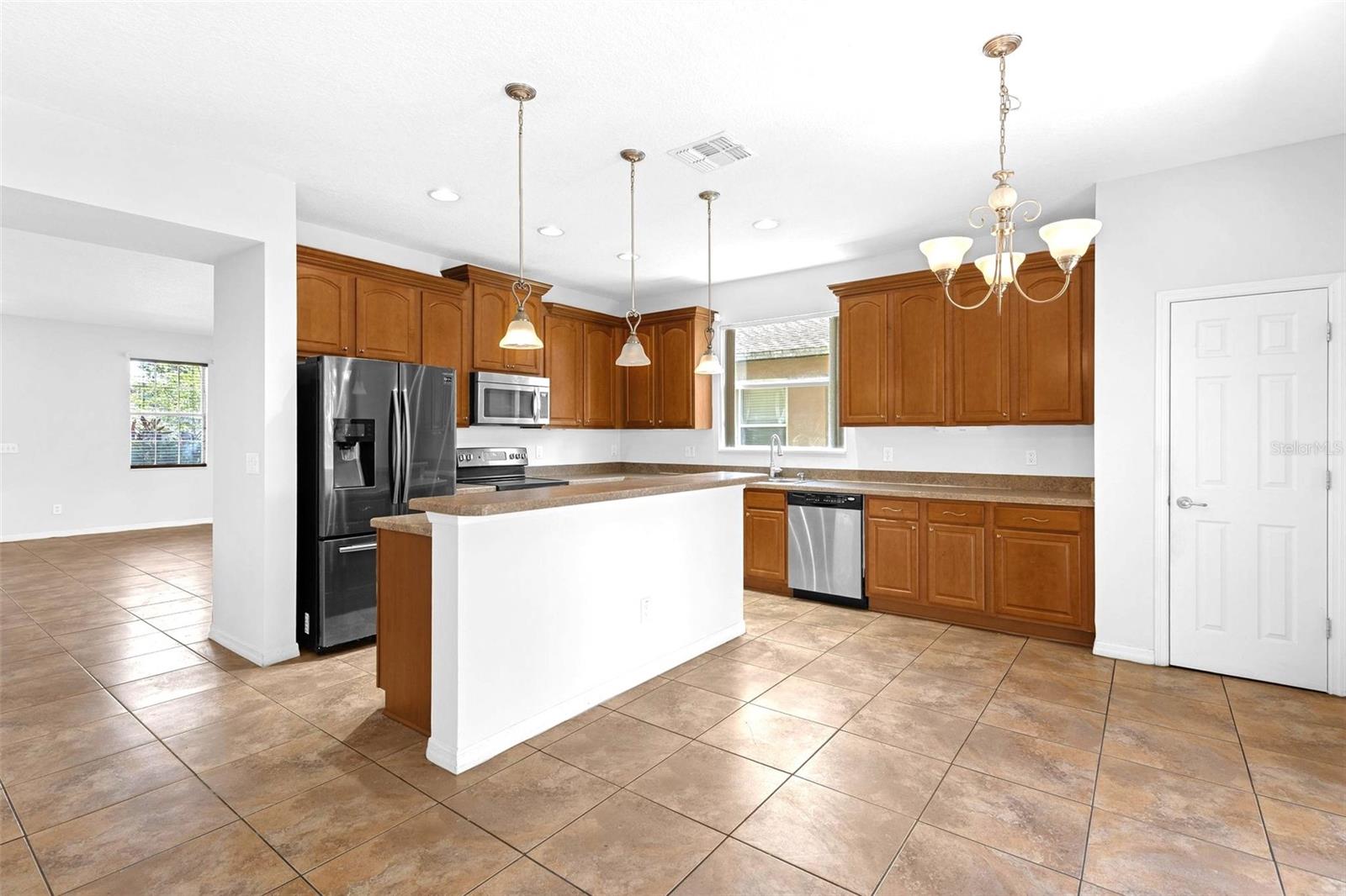 Image 5 of 27 For 1769 Strathmore Circle