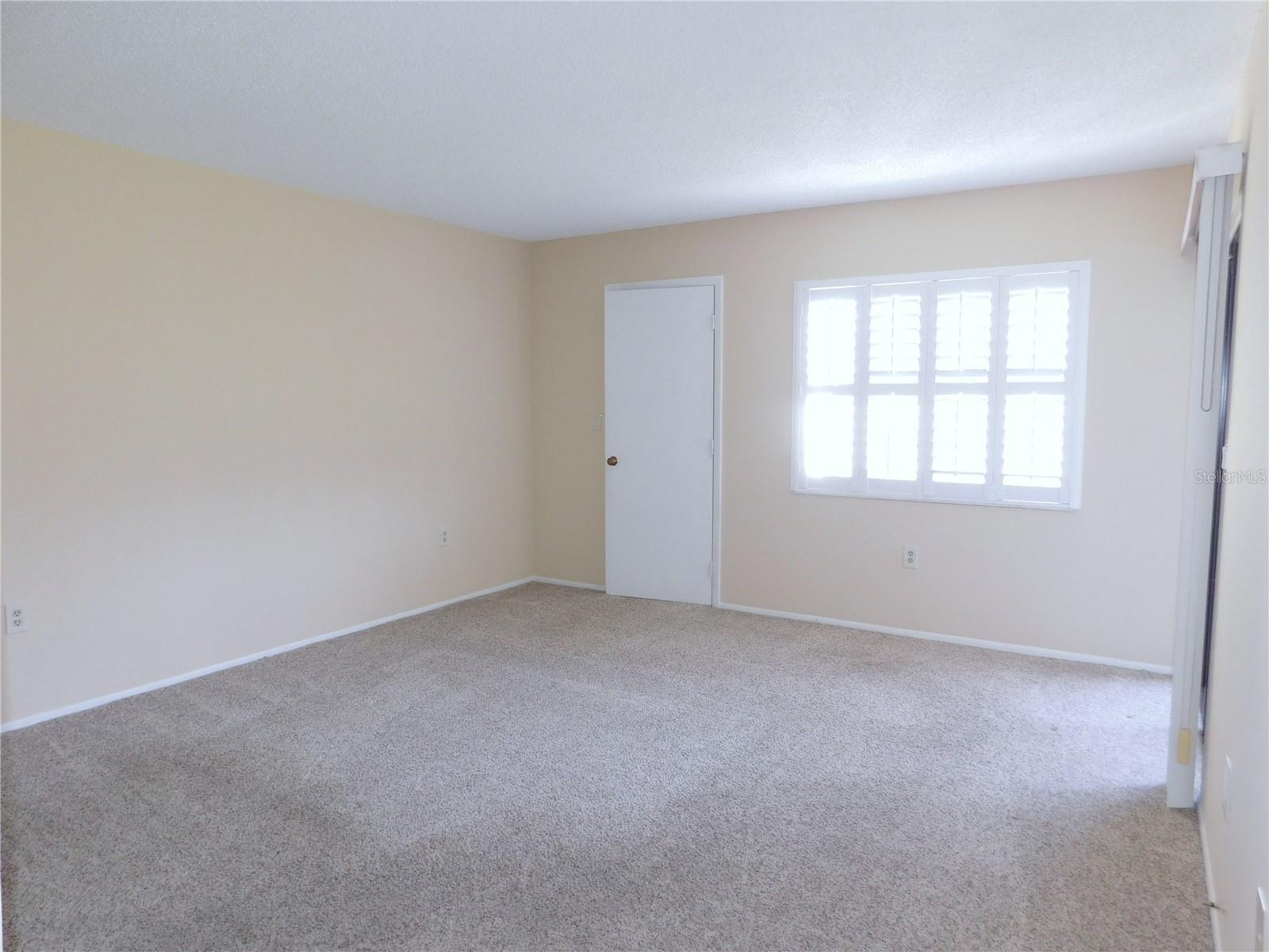 Image 14 of 29 For 111 Lakeview Place