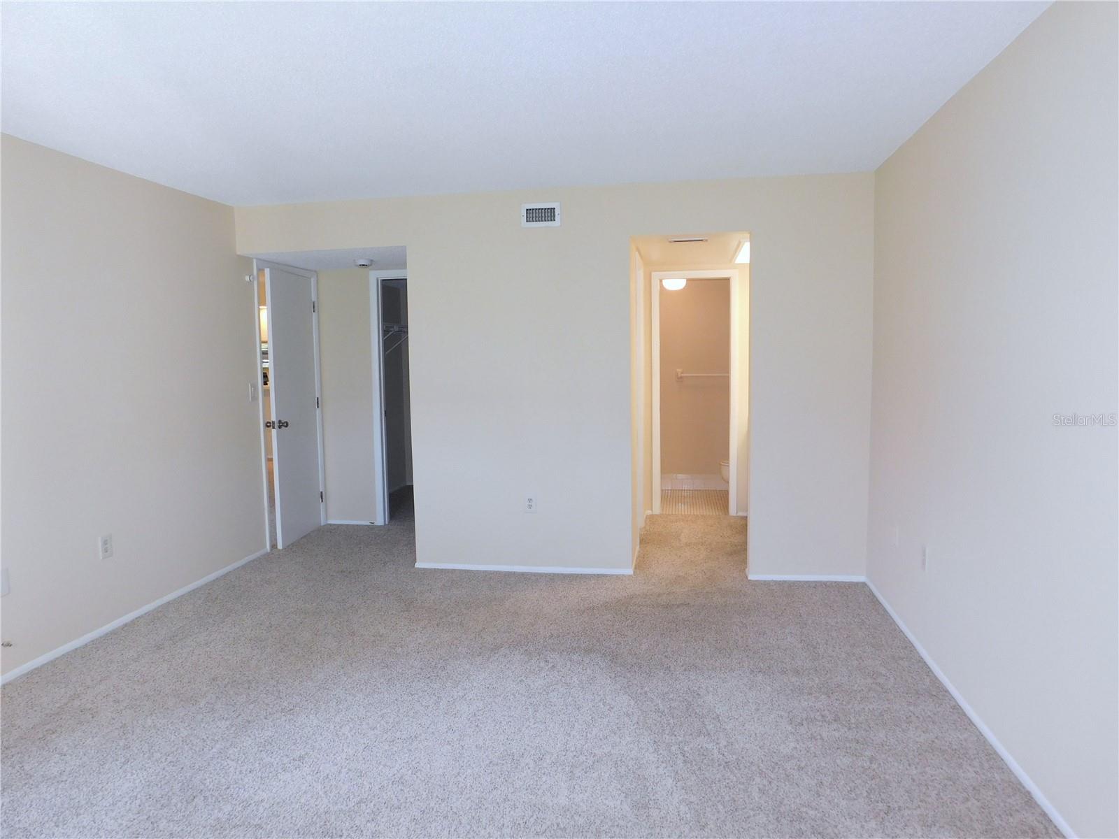 Image 16 of 29 For 111 Lakeview Place