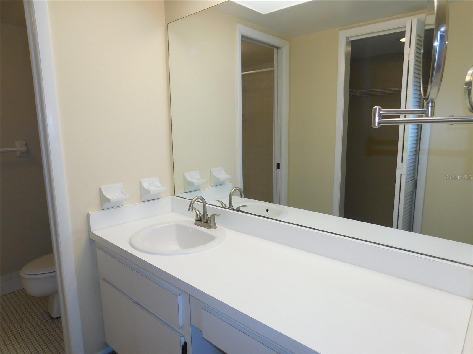 Image 18 of 29 For 111 Lakeview Place