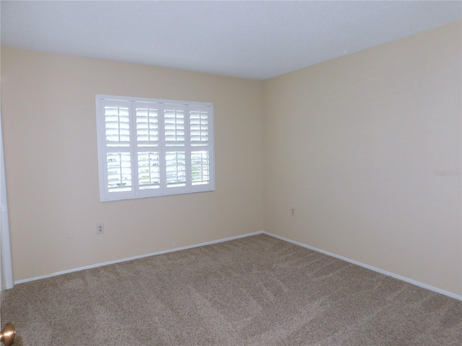 Image 23 of 29 For 111 Lakeview Place