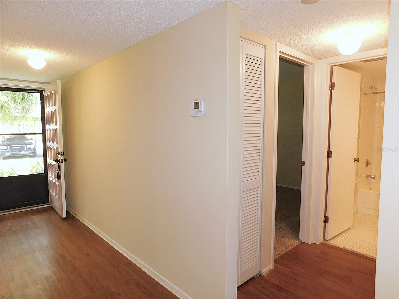 Image 4 of 29 For 111 Lakeview Place