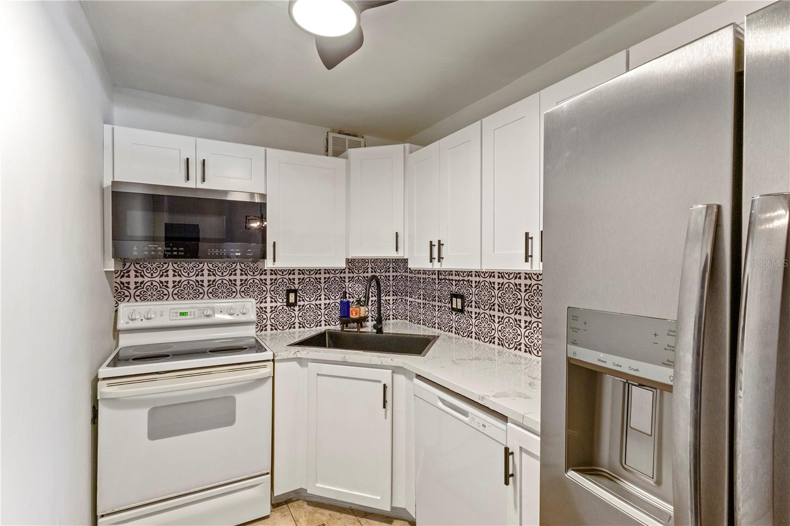 Image 10 of 21 For 6370 1st Street N 202