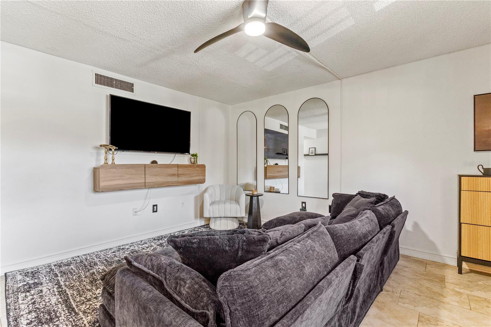 Image 6 of 21 For 6370 1st Street N 202