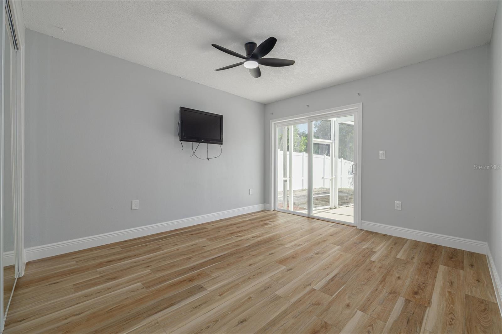 Image 23 of 35 For 2436 Beacon Groves Boulevard
