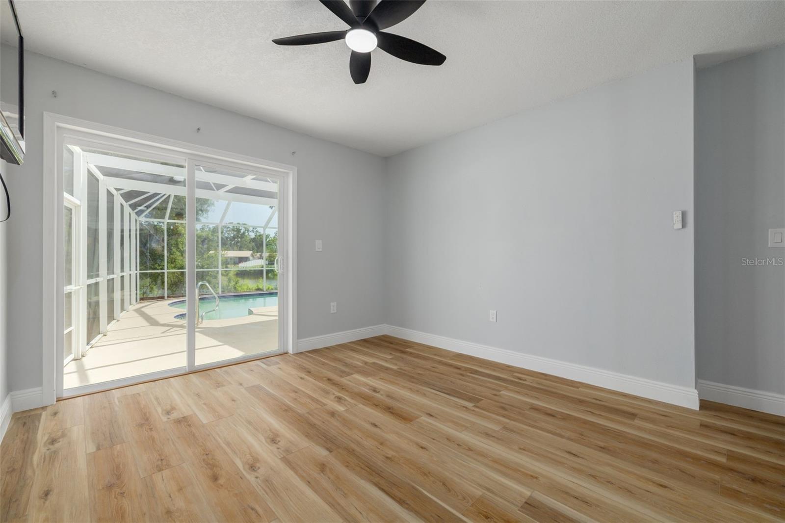 Image 24 of 35 For 2436 Beacon Groves Boulevard