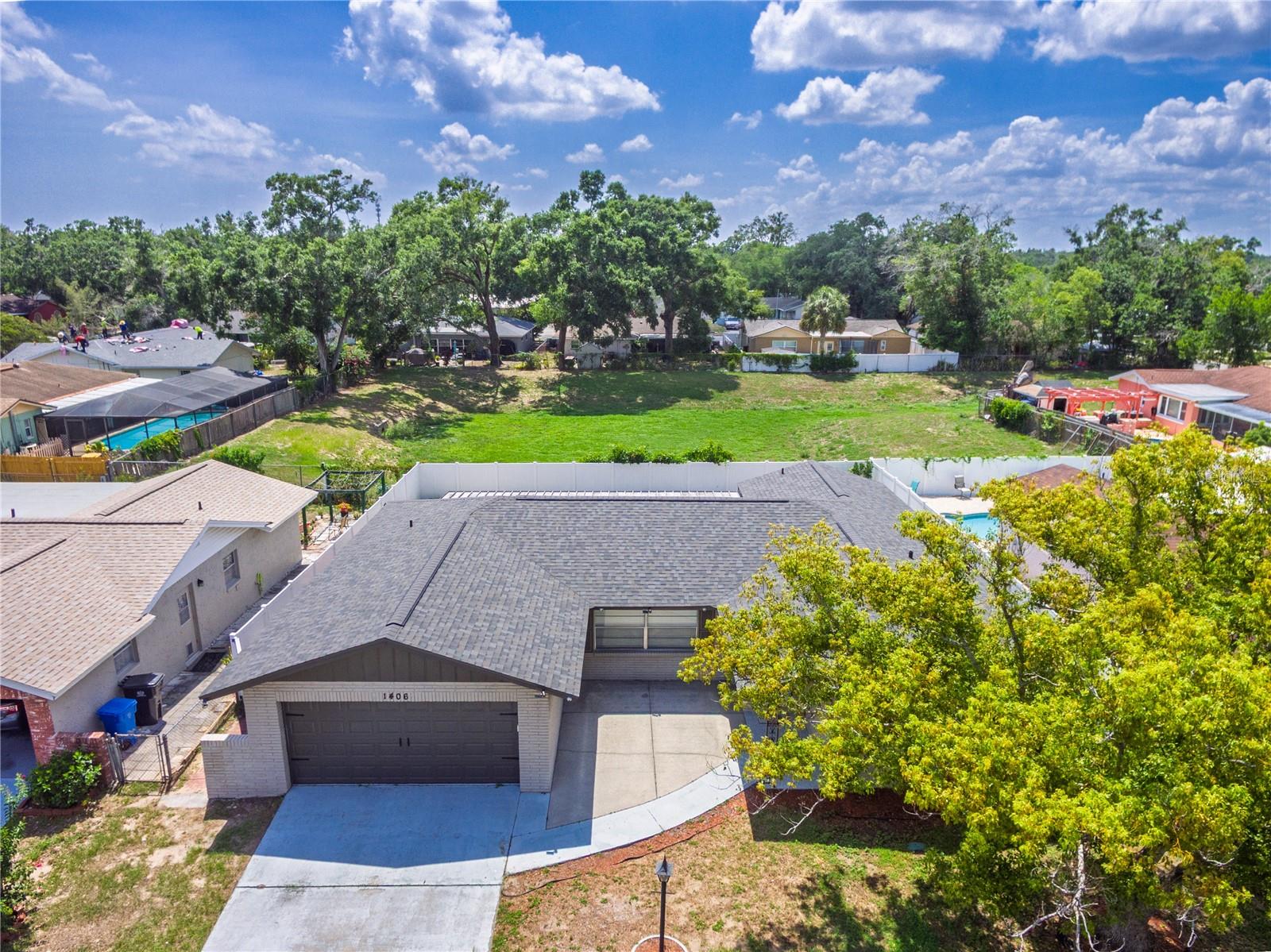 Image 30 of 35 For 1406 Valley Pl