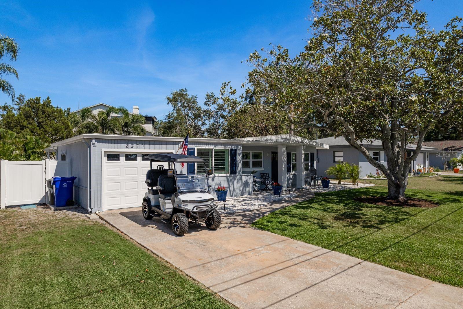 Image 2 of 32 For 2271 Carolyn Drive