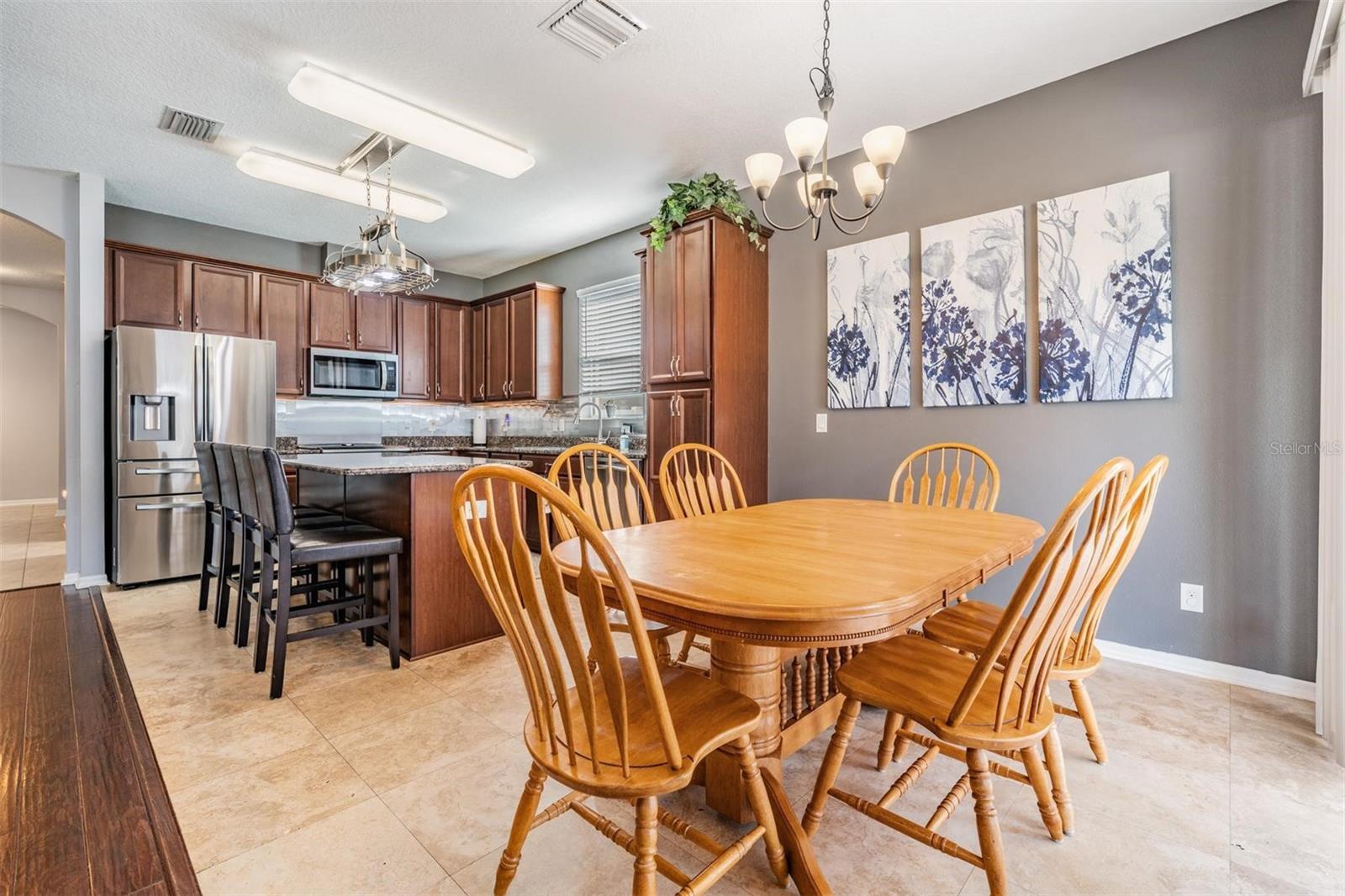 Listing photo id 11 for 1524 Rhodeswell Lane