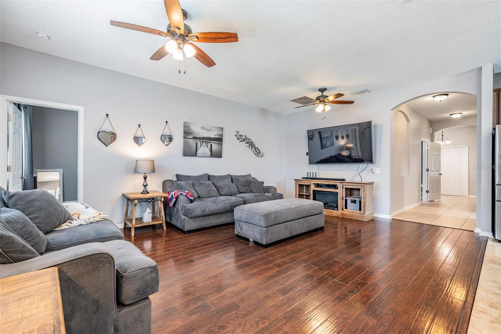 Listing photo id 12 for 1524 Rhodeswell Lane