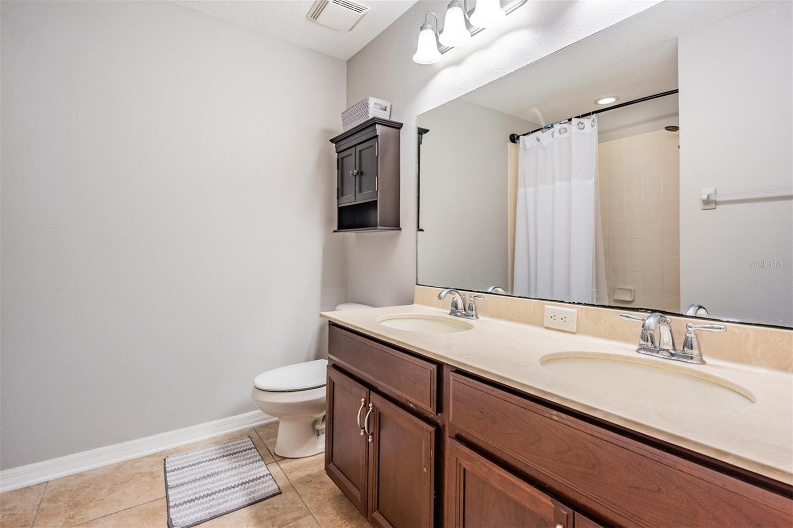 Listing photo id 26 for 1524 Rhodeswell Lane