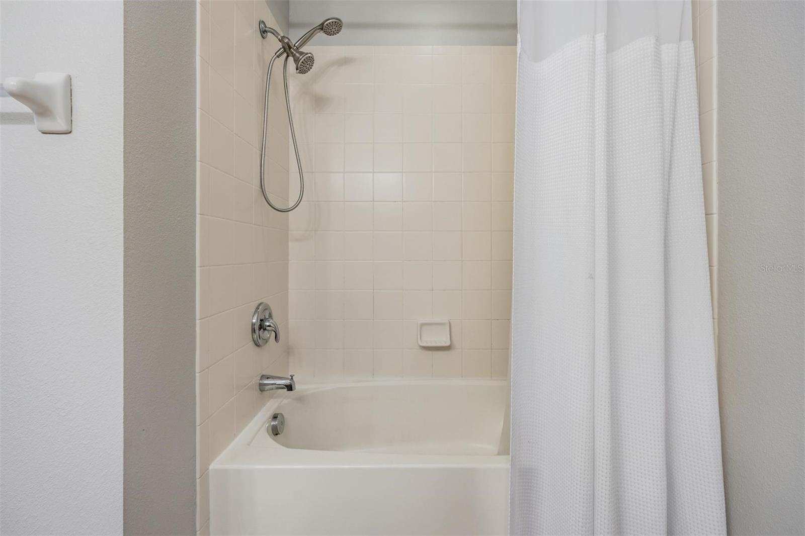 Listing photo id 27 for 1524 Rhodeswell Lane