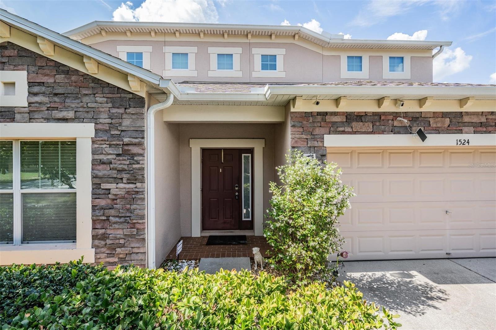 Listing photo id 1 for 1524 Rhodeswell Lane