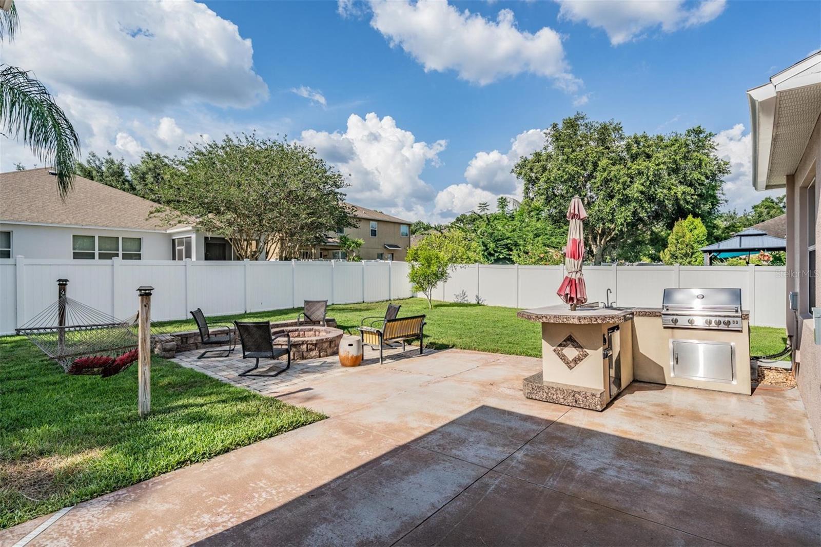 Listing photo id 32 for 1524 Rhodeswell Lane