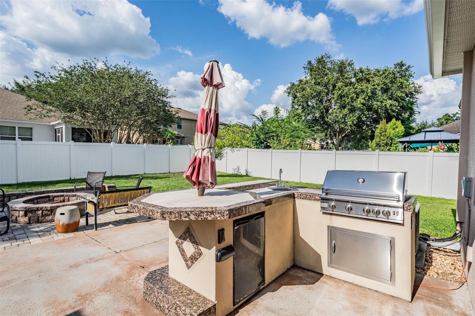 Listing photo id 33 for 1524 Rhodeswell Lane