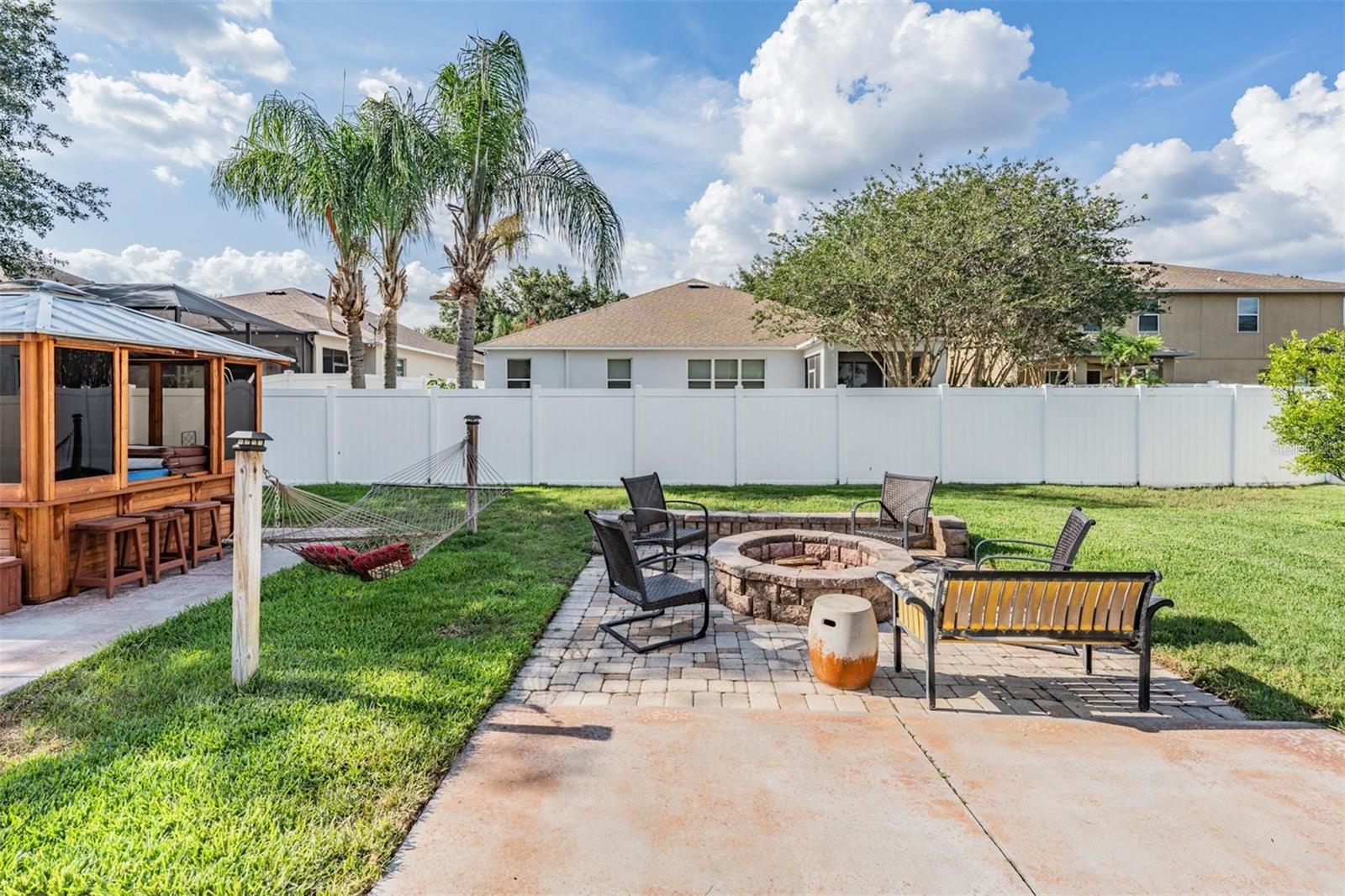 Listing photo id 35 for 1524 Rhodeswell Lane