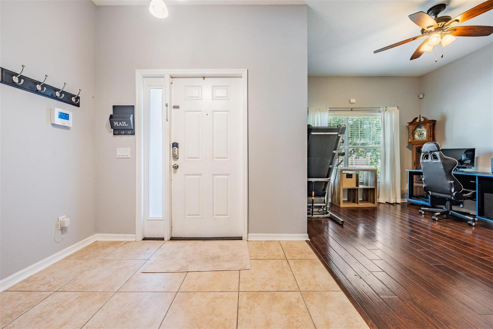 Listing photo id 2 for 1524 Rhodeswell Lane