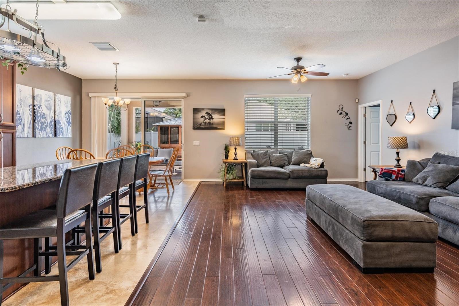 Listing photo id 4 for 1524 Rhodeswell Lane