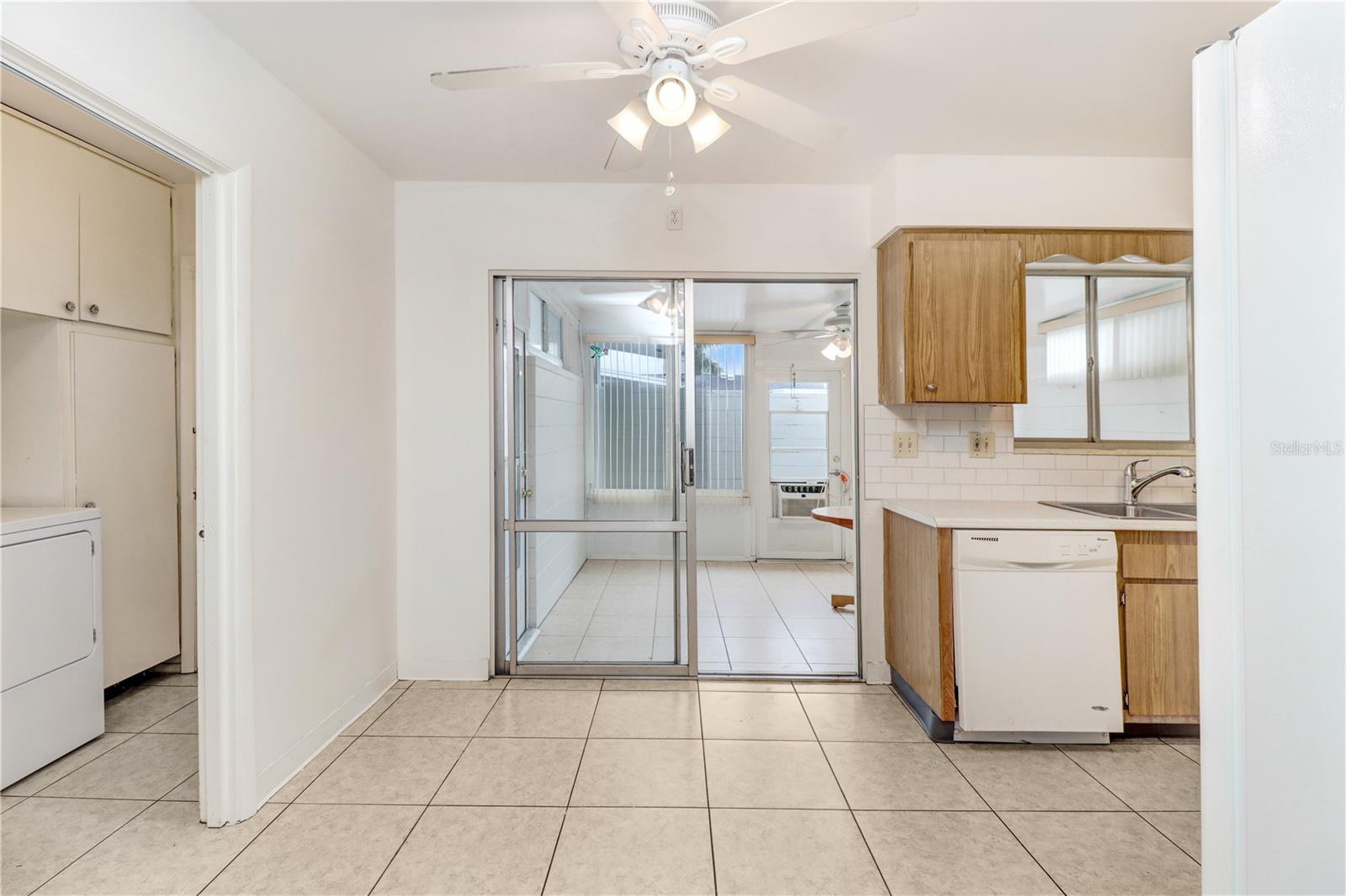 Image 10 of 25 For 1309 Warwick Court