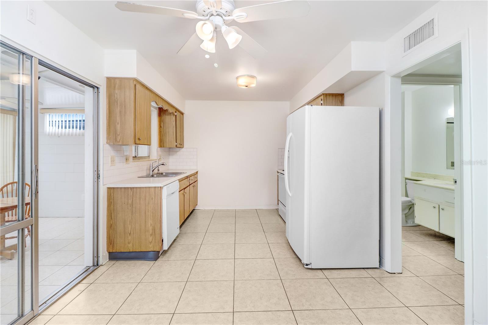Image 11 of 25 For 1309 Warwick Court