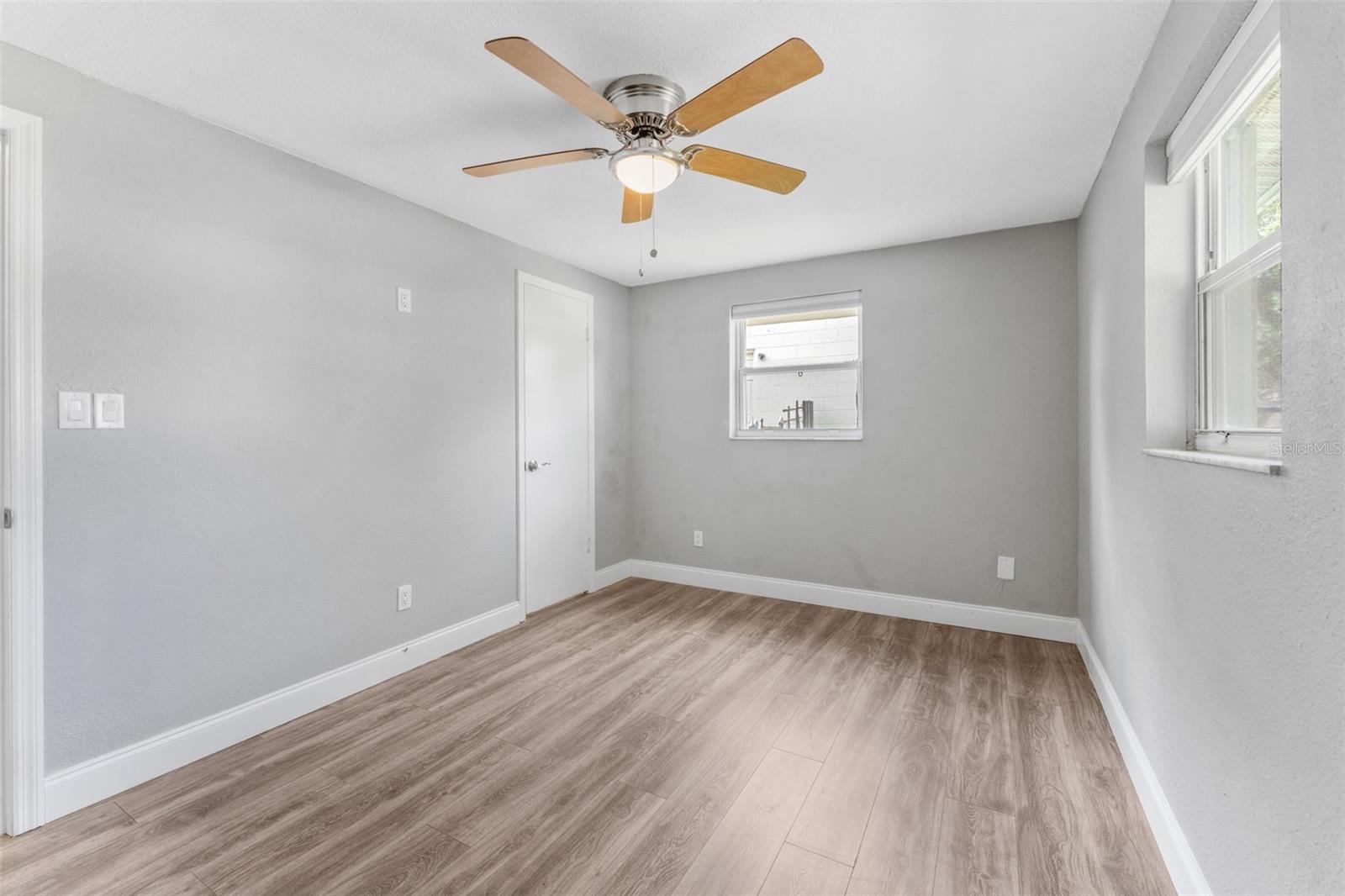 Image 13 of 35 For 1415 Coppertree Dr
