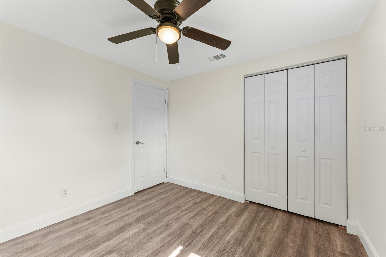 Image 17 of 35 For 1415 Coppertree Dr