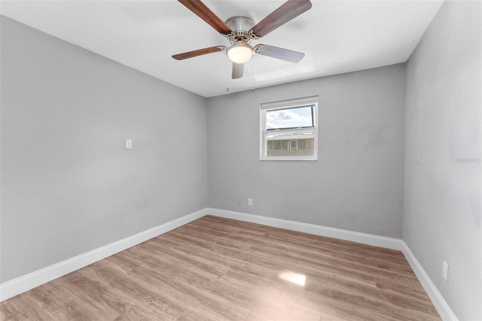 Image 19 of 35 For 1415 Coppertree Dr