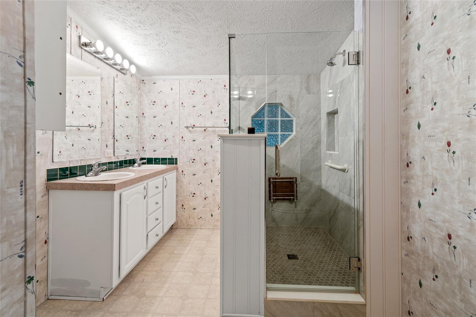 Image 12 of 36 For 27549 Fisher Lane