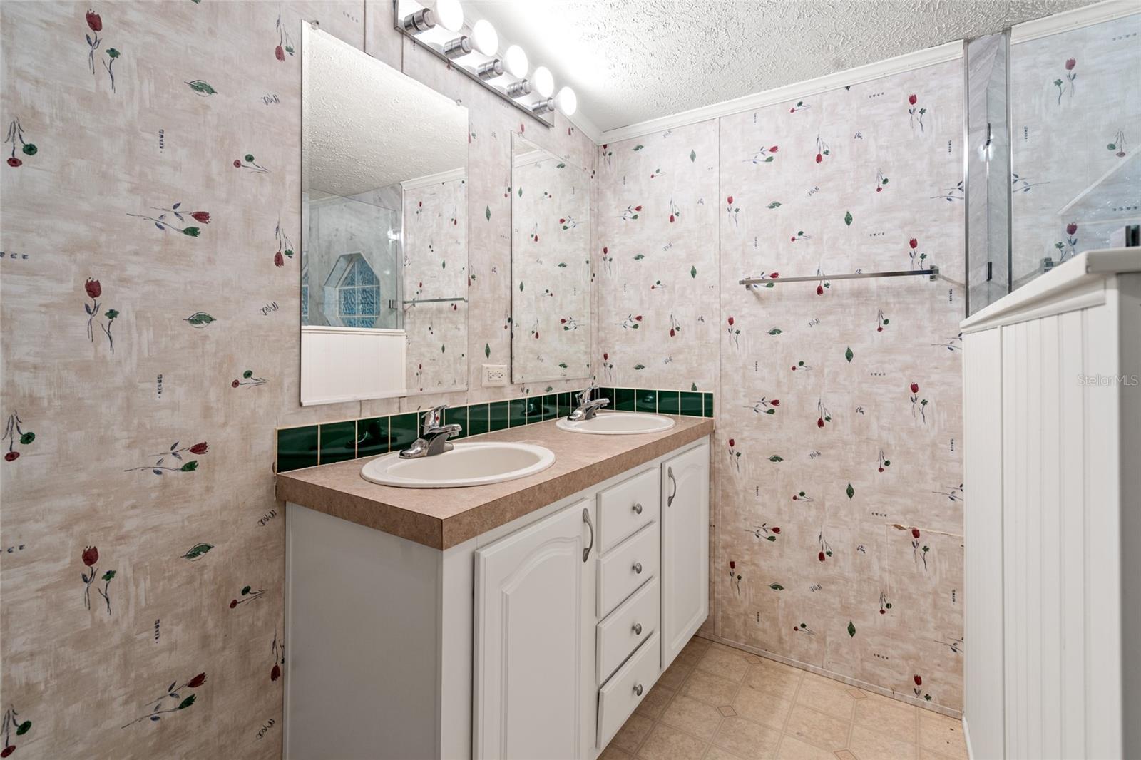Image 13 of 36 For 27549 Fisher Lane