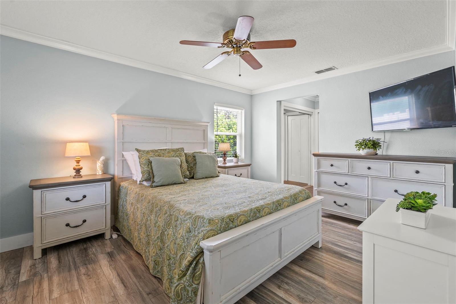Image 11 of 47 For 2334 Tropical Shores Drive Se