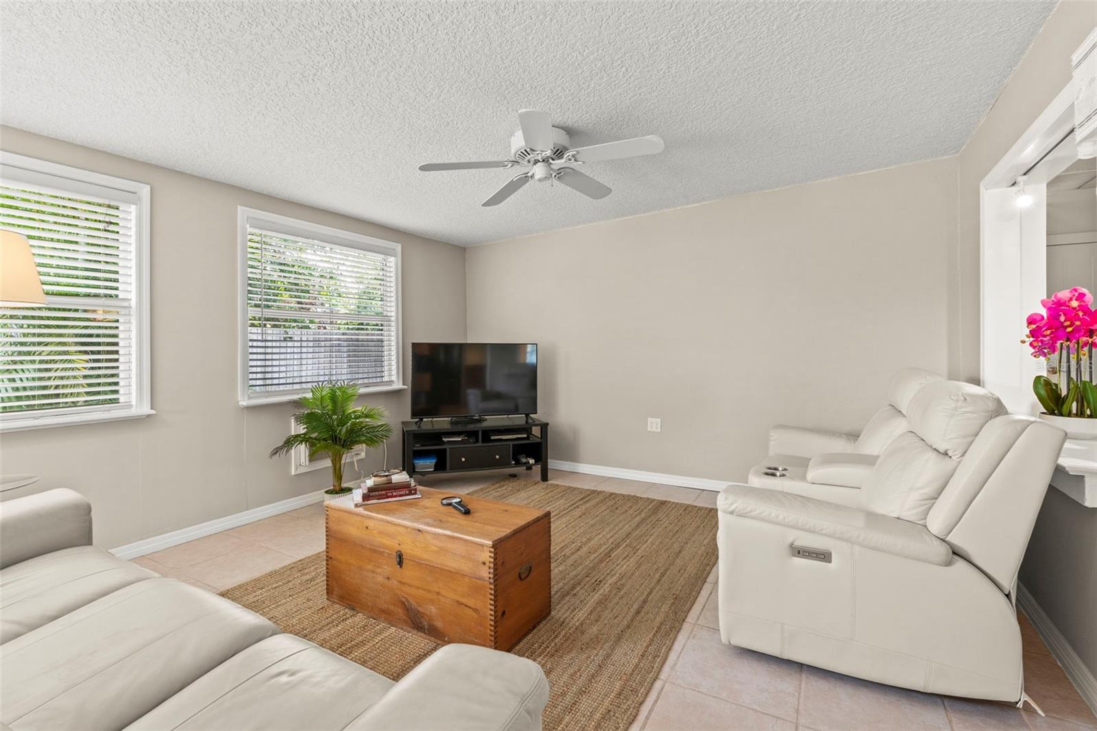 Image 36 of 47 For 2334 Tropical Shores Drive Se