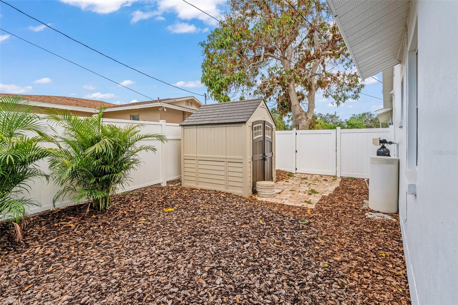 Image 42 of 47 For 2334 Tropical Shores Drive Se