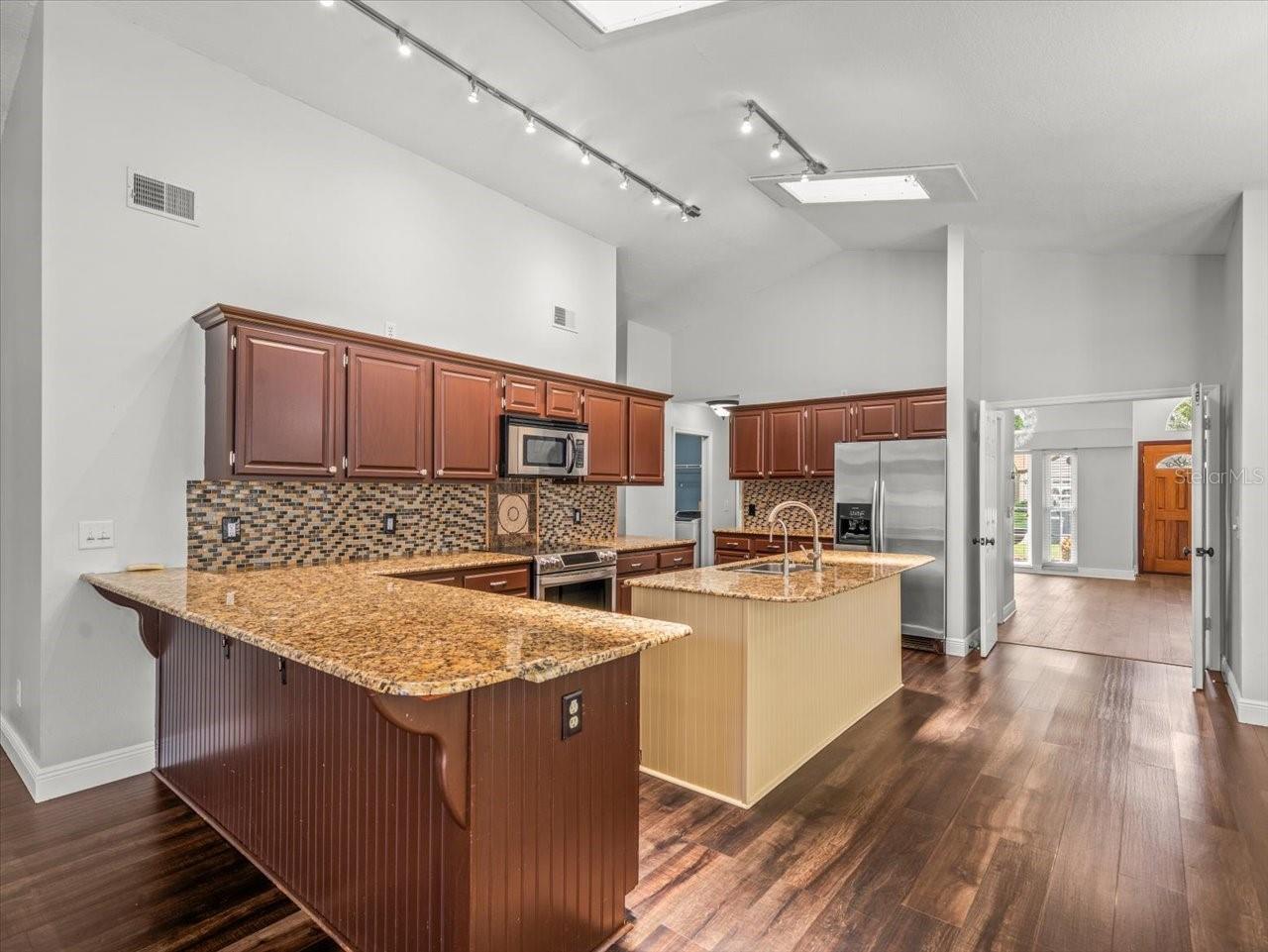 Image 13 of 44 For 14103 Stonebrook Court