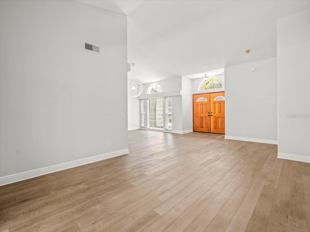 Image 23 of 44 For 14103 Stonebrook Court