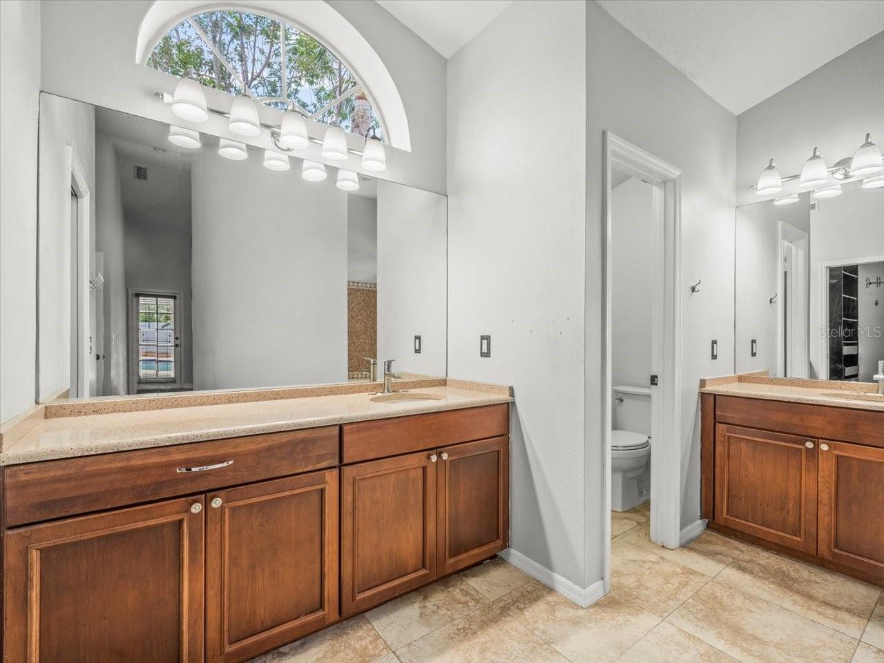 Image 28 of 44 For 14103 Stonebrook Court