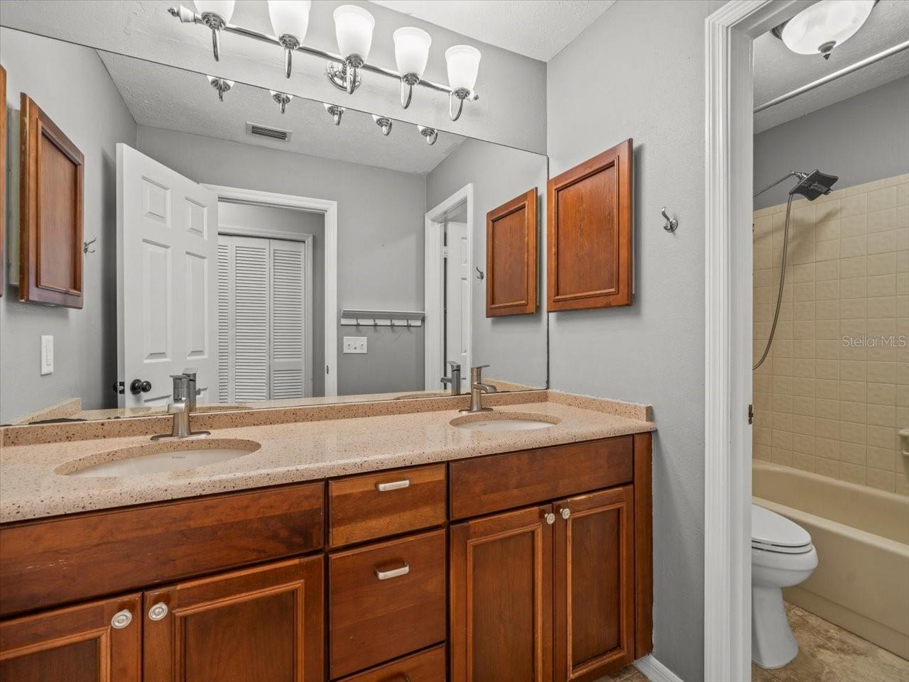 Image 32 of 44 For 14103 Stonebrook Court