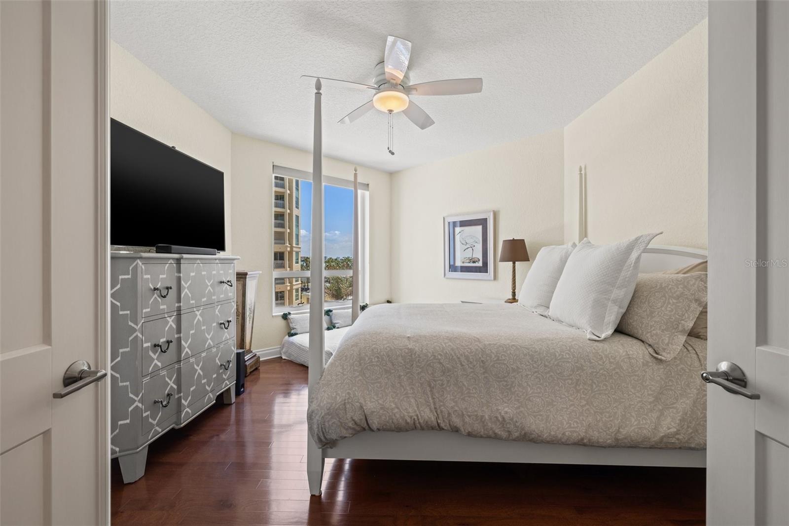 Image 19 of 30 For 1180 Gulf Boulevard 402