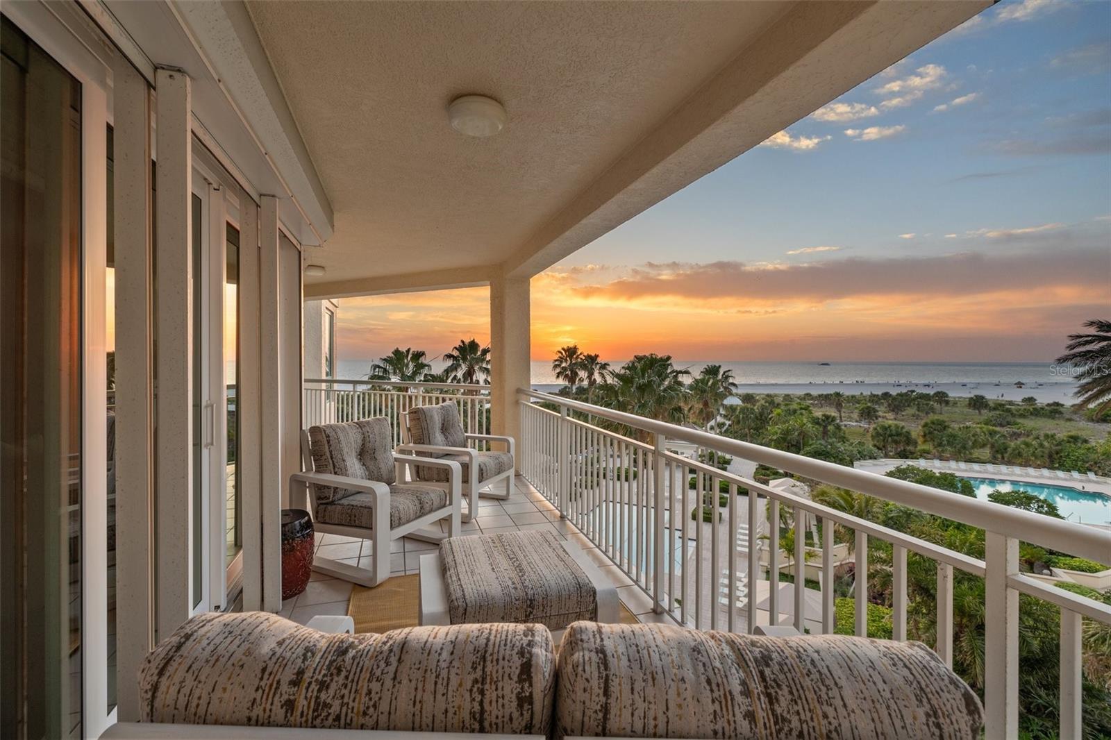 Image 4 of 30 For 1180 Gulf Boulevard 402