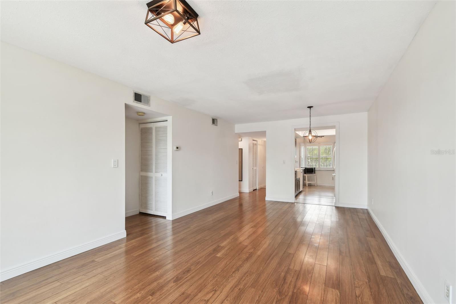 Image 18 of 57 For 5817 Park Street N 310