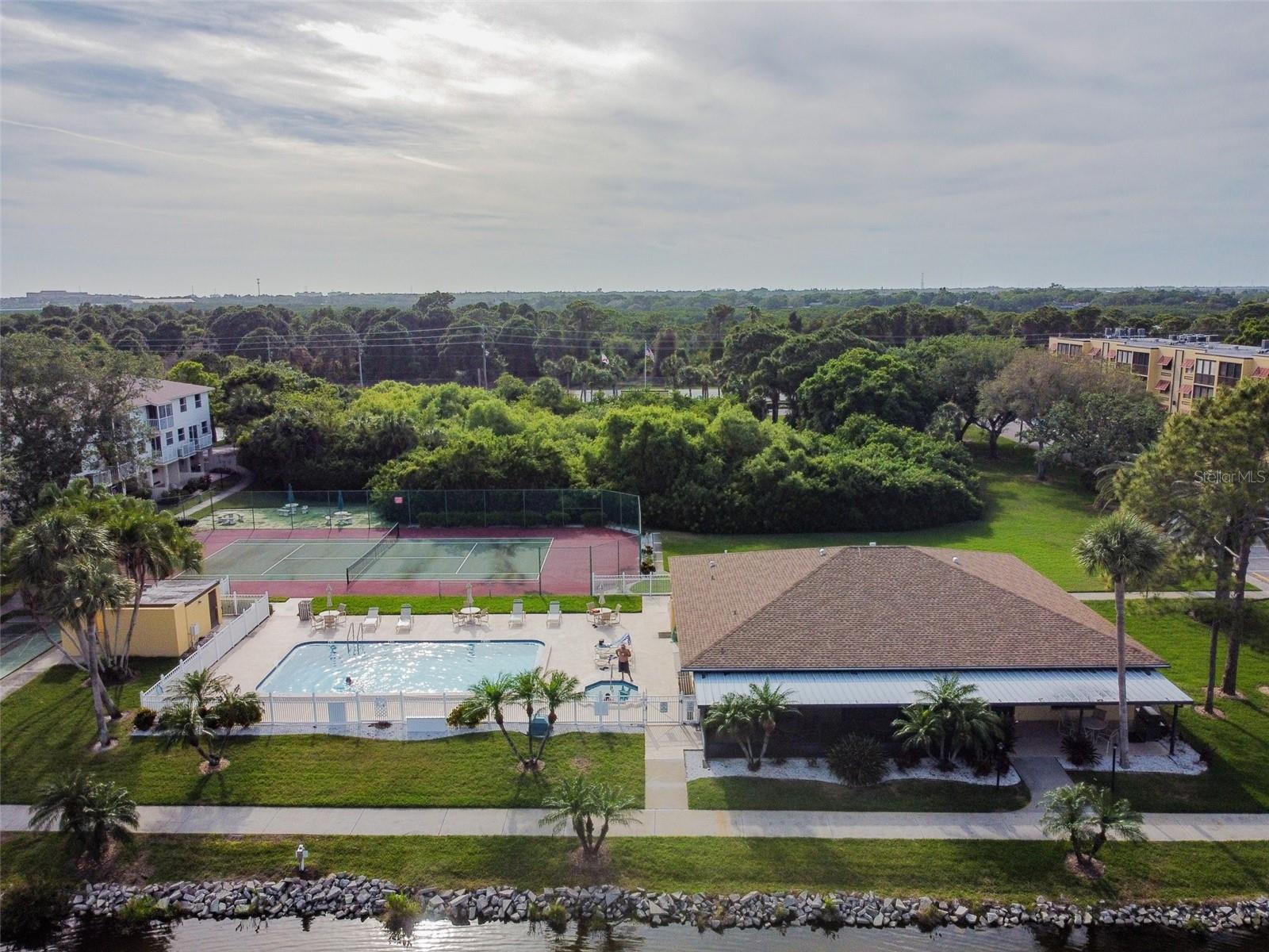 Listing photo id 58 for 5817 Park Street N 310