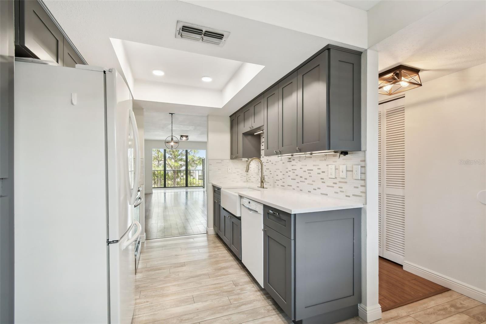 Image 8 of 57 For 5817 Park Street N 310