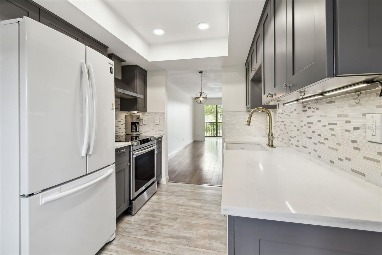 Image 9 of 57 For 5817 Park Street N 310