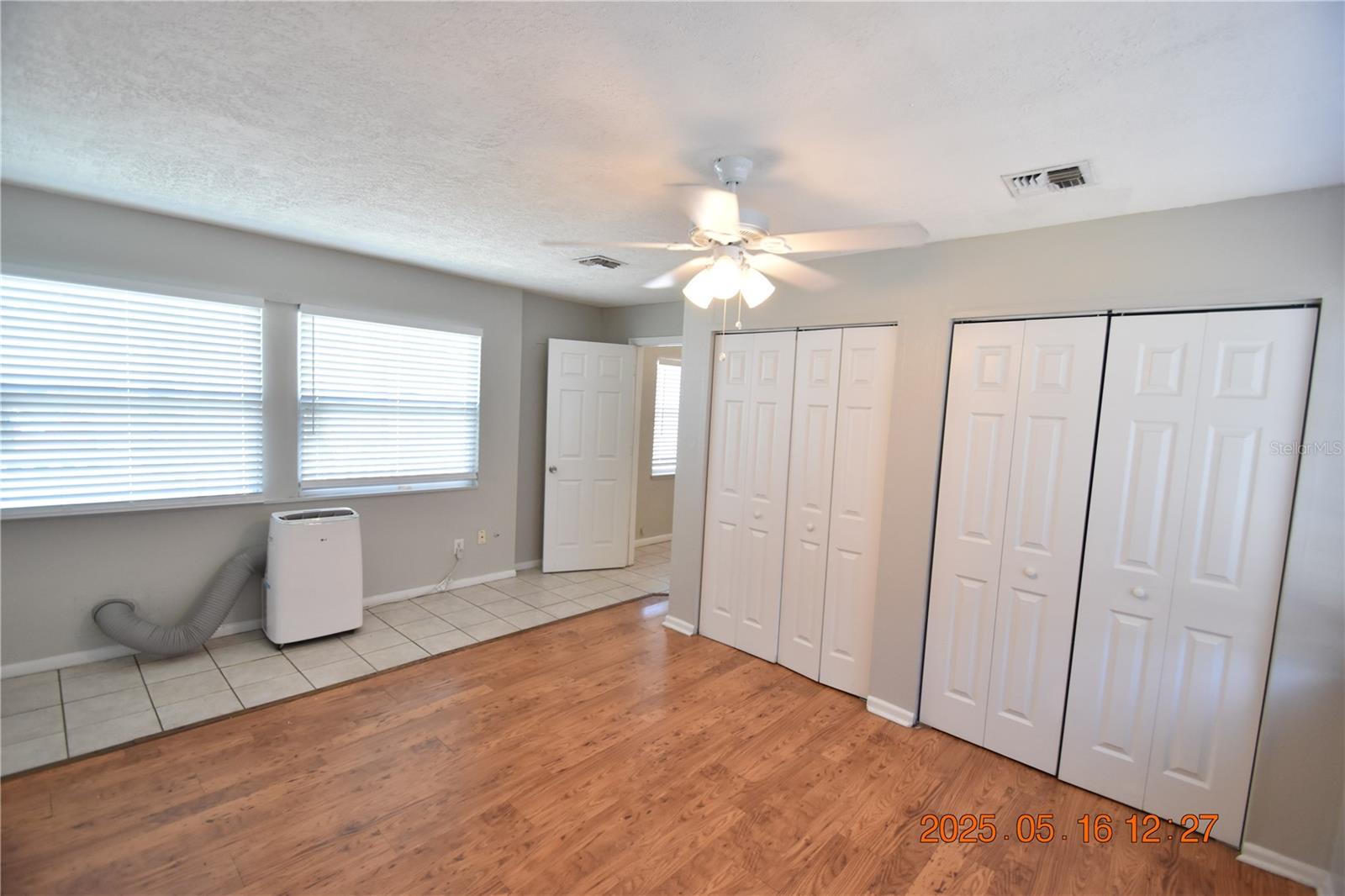 Image 22 of 33 For 872 51st Avenue N