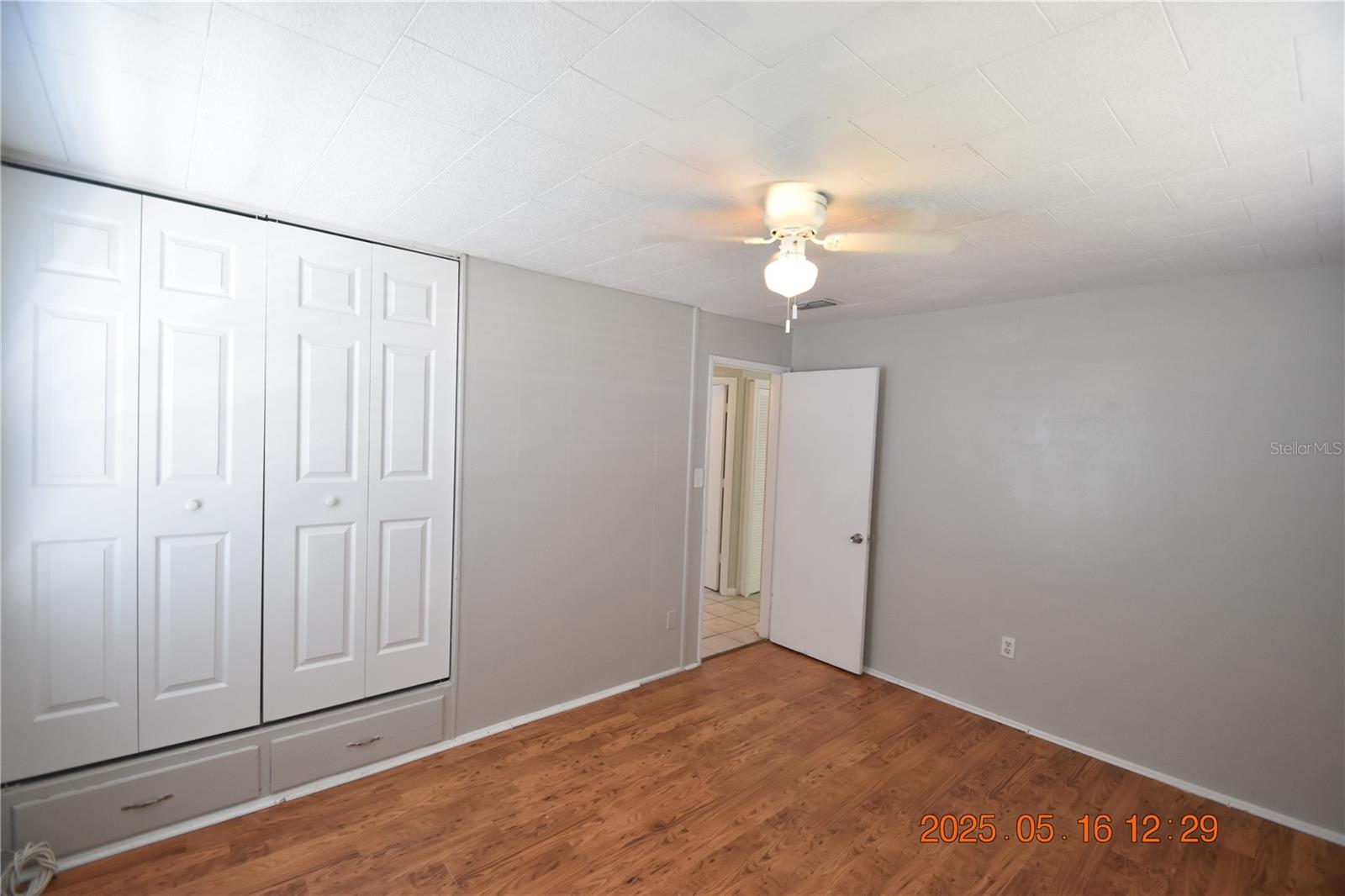 Image 26 of 33 For 872 51st Avenue N