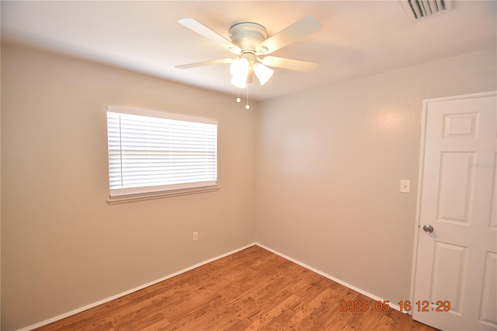 Image 29 of 33 For 872 51st Avenue N