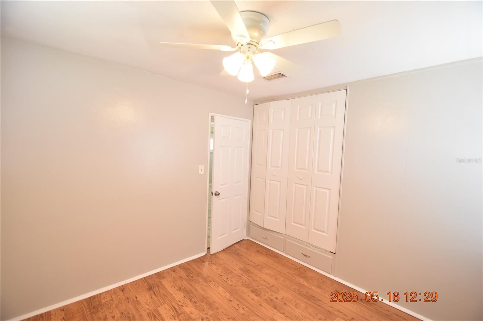 Image 30 of 33 For 872 51st Avenue N