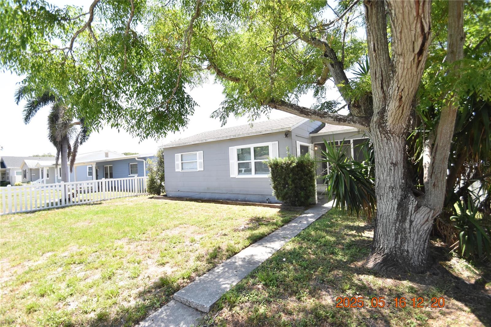 Image 4 of 33 For 872 51st Avenue N