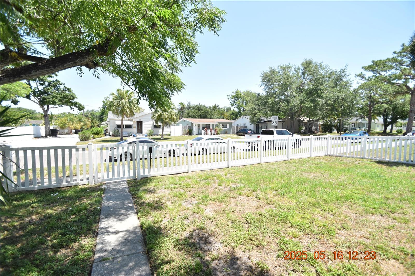 Image 9 of 33 For 872 51st Avenue N